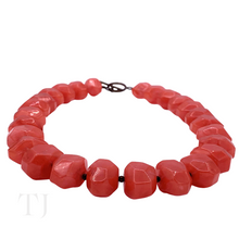 Cargar imagen en el visor de la galería, Cherry Quartz faceted stone Necklace with easy clasp
