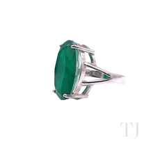 Load image into Gallery viewer, emerald ring which you can wear on your fingers
