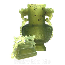 Cargar imagen en el visor de la galería, Antique Jade incense burner in a separate style with its cover
