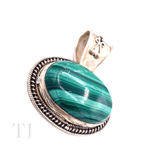 Cargar imagen en el visor de la galería, Malachite Oval Cabochon Pendant in Sterling Silver
