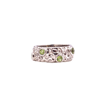 Load image into Gallery viewer, Peridot in Moon Face Style Sterling Silver Ring
