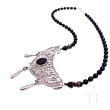 将图片加载到图库查看器，Black Onyx Necklace with Silver hanging Pendant
