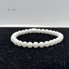 将图片加载到图库查看器，White Agate bead bracelet with elastic string, 6mm
