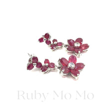 Cargar imagen en el visor de la galería, Ruby Triple Flowers Hanging Earrings in Sterling Silver
