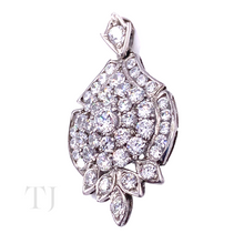 Загрузить изображение в средство просмотра галереи, Diamonique Leaf Style Pendant in Sterling Silver
