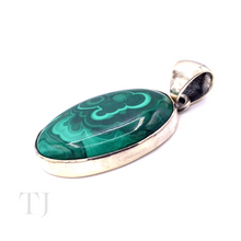 Cargar imagen en el visor de la galería, Malachite Oval Shape Pendant in Sterling Silver
