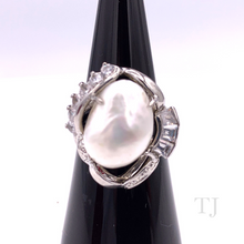 Загрузить изображение в средство просмотра галереи, Freshwater Baroque Pearl Ring in Sterling Silver
