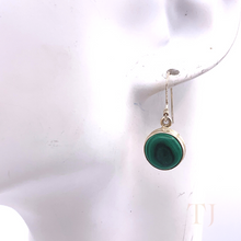 Cargar imagen en el visor de la galería, Malachite Round Earrings in Sterling Silver
