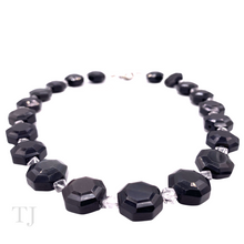 Cargar imagen en el visor de la galería, Black Onyx Faceted Necklace with Rhombus Quartz
