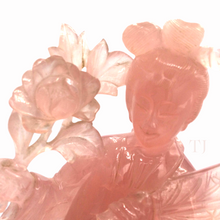 Cargar imagen en el visor de la galería, Goddess of Beauty: Hand-Carved Rose Quartz sculpture
