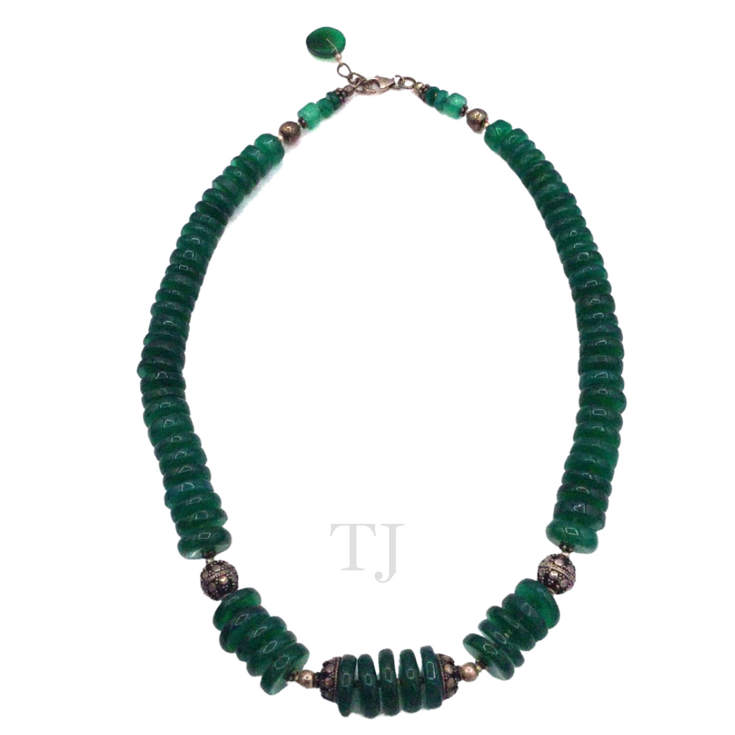 Green Onyx Round Chip with Silver Ball Necklace in 925