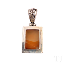 将图片加载到图库查看器，Carnelian square pendant in sterling silver 
