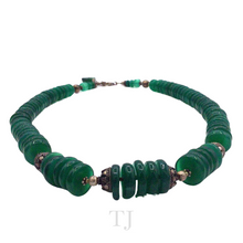 Cargar imagen en el visor de la galería, Green Onyx Round Chip with Silver Ball Necklace in 925
