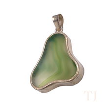 Cargar imagen en el visor de la galería, Fluorite Pendant in Sterling Silver
