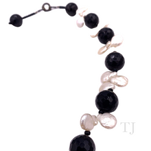 Cargar imagen en el visor de la galería, closer view of Black Onyx Faceted with Baroque Pearl Necklace in 925
