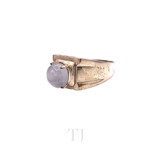 Load image into Gallery viewer, Cat&#39;s eye cabochon stone in sterling silver ring
