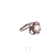 Cargar imagen en el visor de la galería, Cat&#39;s eye cabochon in twisted sterling silver ring
