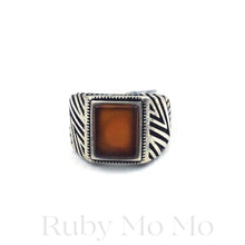 Cargar imagen en el visor de la galería, Carnelian Square Ring in sterling silver
