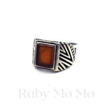 Cargar imagen en el visor de la galería, Carnelian Square Ring in sterling silver
