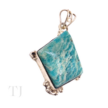 Cargar imagen en el visor de la galería, Larimar Rhombus Shape Pendant in Sterling Silver
