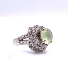 Загрузить изображение в средство просмотра галереи, Prehnite Circle Cabochon RIng in Stelring Silver
