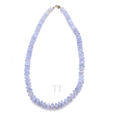 Cargar imagen en el visor de la galería, Blue Lace Agate round chip necklace with sterling silver
