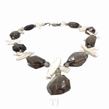 Загрузить изображение в средство просмотра галереи, Smoky Quartz &amp; Pearl Necklace
