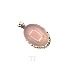 Cargar imagen en el visor de la galería, Rose Quartz Oval Cabochon Pendant in Sterling Silver
