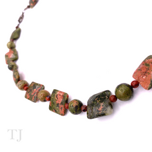 Cargar imagen en el visor de la galería, Unakite Flat &amp; Bead Stone Necklace
