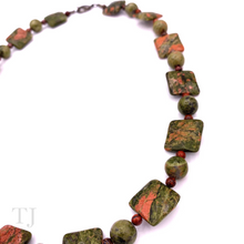 Загрузить изображение в средство просмотра галереи, Unakite Flat &amp; Bead Stone Necklace
