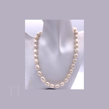 Загрузить изображение в средство просмотра галереи, Freshwater Baroque Pearl Necklace (Knotted)
