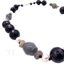 Cargar imagen en el visor de la galería, Black Onyx with Labradorite &amp; Pearl Necklace
