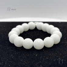 Cargar imagen en el visor de la galería, White Agate bead bracelet with elastic string, 12 mm
