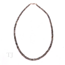 Cargar imagen en el visor de la galería, Labradorite Faceted Small Chip Necklace in Sterling Silver
