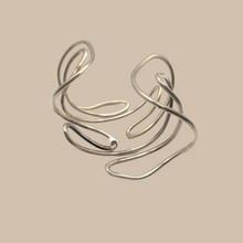 Загрузить изображение в средство просмотра галереи, Sterling silver bracelet wavy shape vintage style
