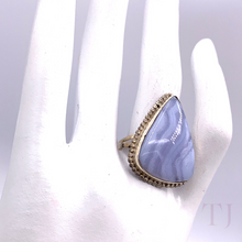 Cargar imagen en el visor de la galería, Blue lace agate Triangle Shape Ring in Sterling Silver
