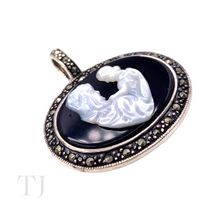 Cargar imagen en el visor de la galería, side view of Black Onyx with Pearl Figure Pendant in Sterling Silver
