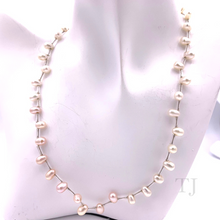 Cargar imagen en el visor de la galería, Freshwater Pearl Necklace &amp; Bracelet Set
