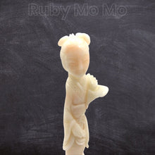 Cargar imagen en el visor de la galería, Coral Two Girls Sculpture
