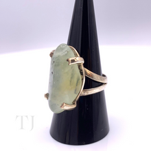 Cargar imagen en el visor de la galería, Prehnite Stone Ring in Sterling Silver
