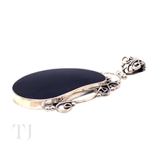 将图片加载到图库查看器，side view of Black Onyx Bean Shape Pendant in Sterling Silver
