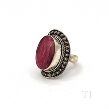 将图片加载到图库查看器，Side view of Indian Ruby Faceted ring in sterling silver
