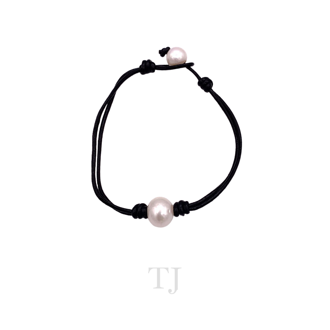 Freshwater Pearl in Black Leather Bracelet