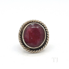 Cargar imagen en el visor de la galería, Indian Ruby Round Shaped ring in sterling silver
