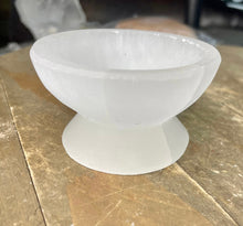 Load image into Gallery viewer, Selenite Charging Plate With Base
