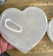 Load image into Gallery viewer, Selenite Heart Shape Charging Plate
