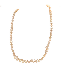 Cargar imagen en el visor de la galería, Fresh water pearl Necklace and Earring set
