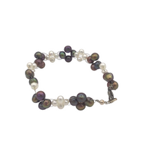 Load image into Gallery viewer, Freshwater Black Pearl Bracelet
