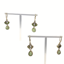 Cargar imagen en el visor de la galería, Peridot earring in sterling silver
