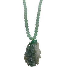 Cargar imagen en el visor de la galería, Burmese Jade Necklace with Flamingo Pendant
